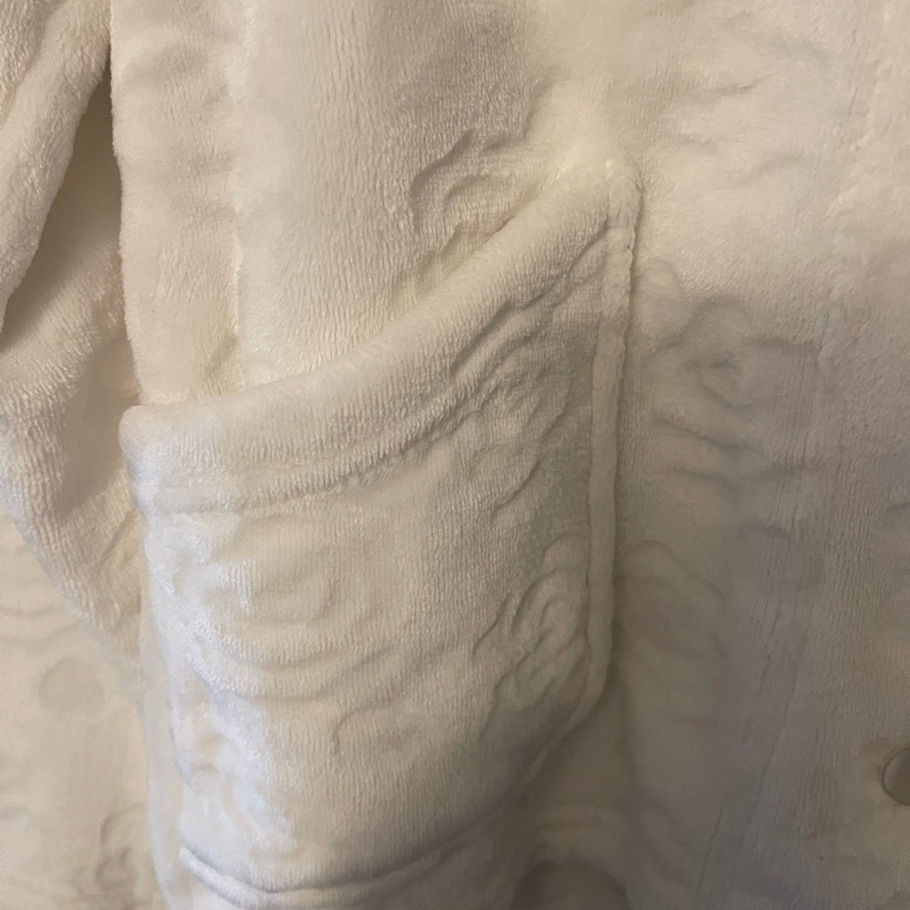 Jaclyn Intimates Soft White Robe - Picture 4 of 5